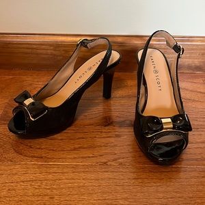 Karen Scott Bow Sling-Back heel